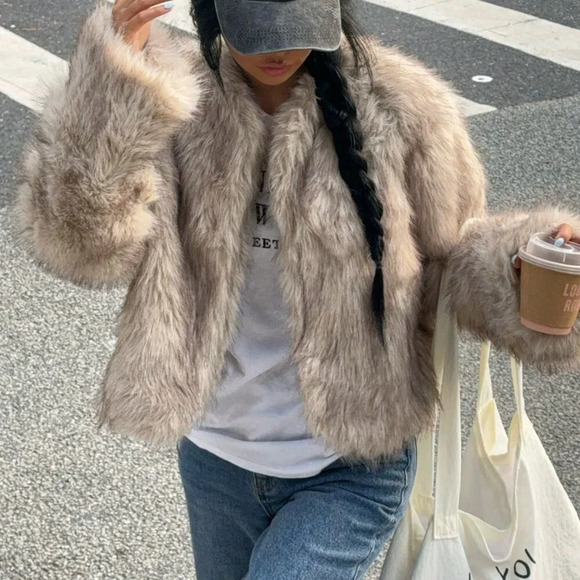 Khaki Casual Women's Long Sleeve Faux Fur Jacket - Picture 5 of 6